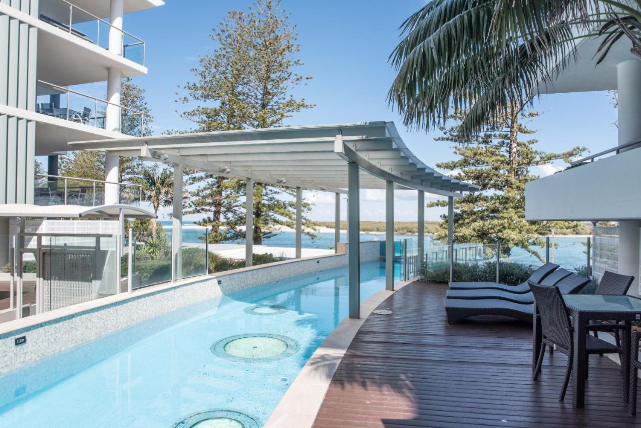 Rumba Beach Resort Caloundra Buitenkant foto The pool at the W Hotel