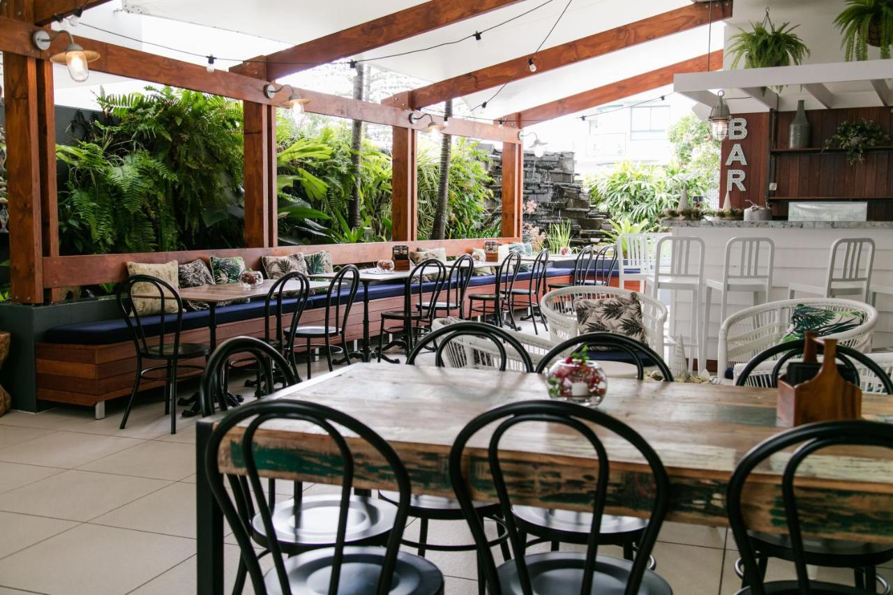 Rumba Beach Resort Caloundra Buitenkant foto The interior of the restaurant