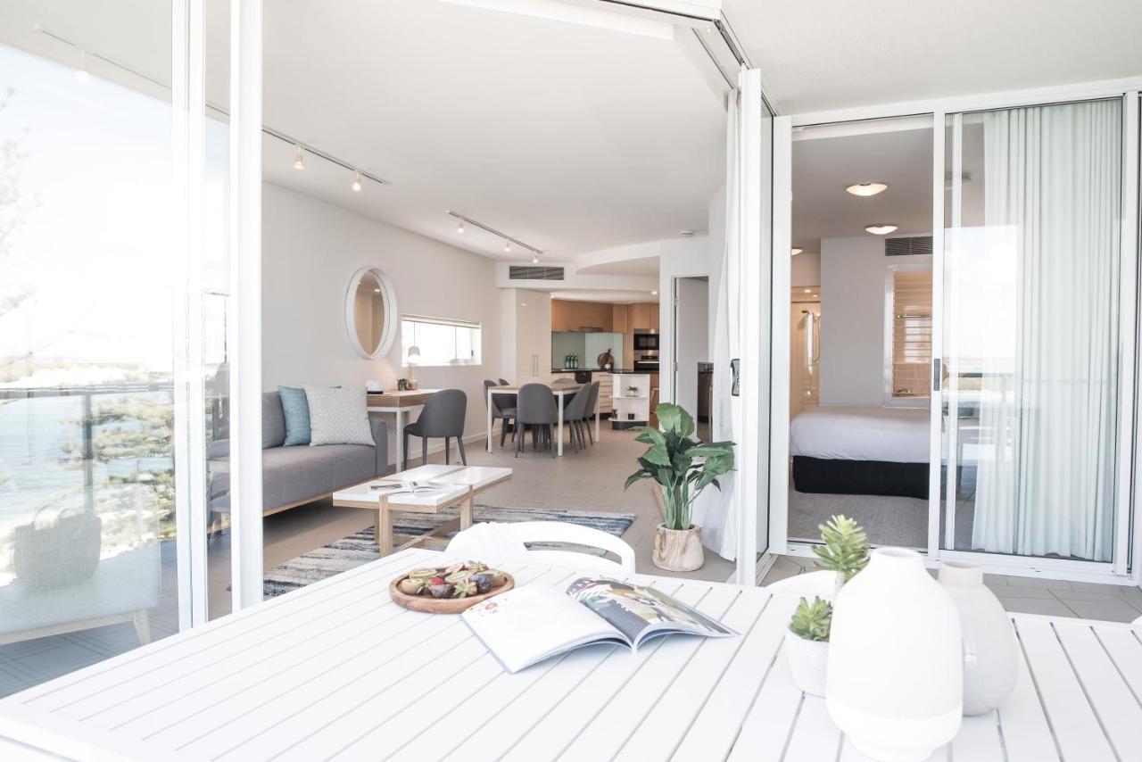 Rumba Beach Resort Caloundra Buitenkant foto A typical apartment at the complex