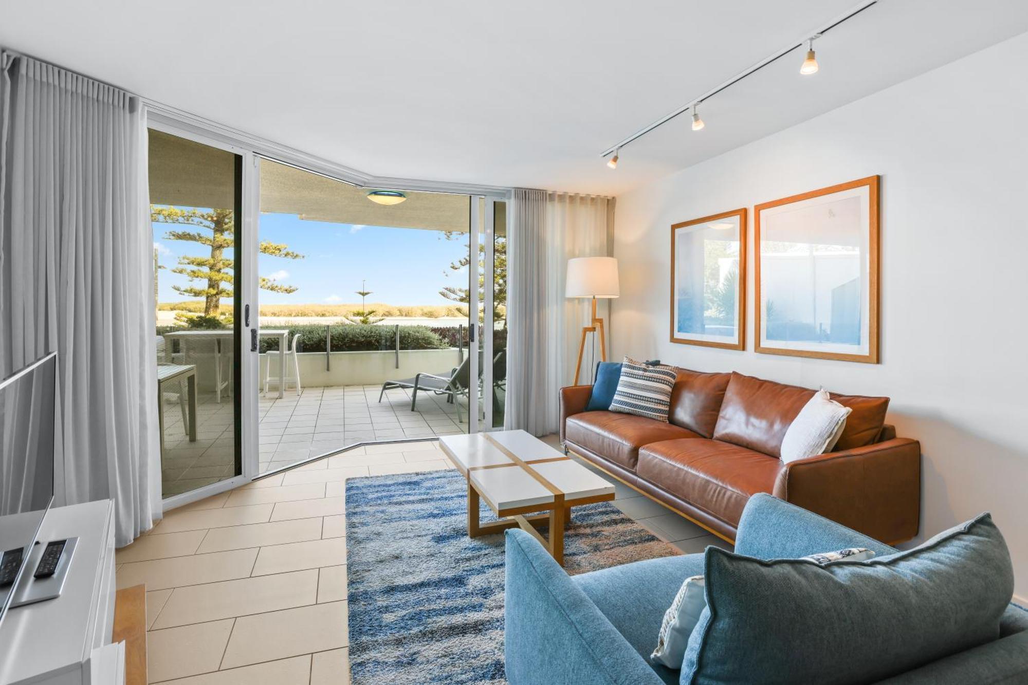 Rumba Beach Resort Caloundra Buitenkant foto Living room