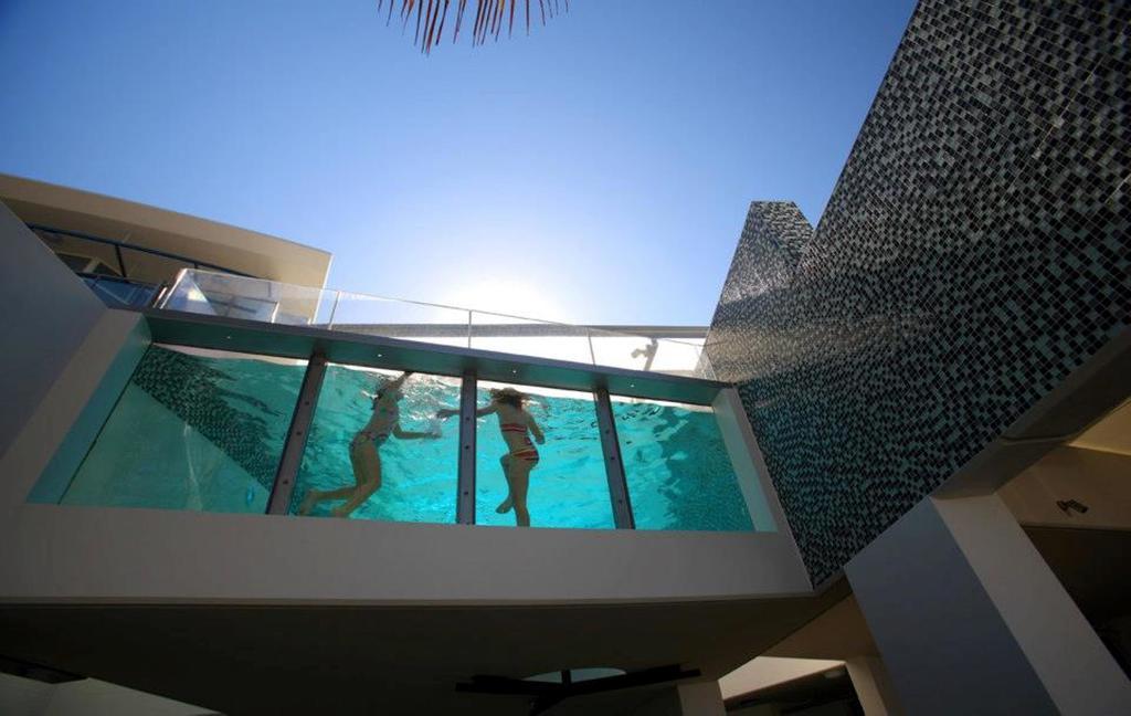 Rumba Beach Resort Caloundra Buitenkant foto The swimming pool at the hotel